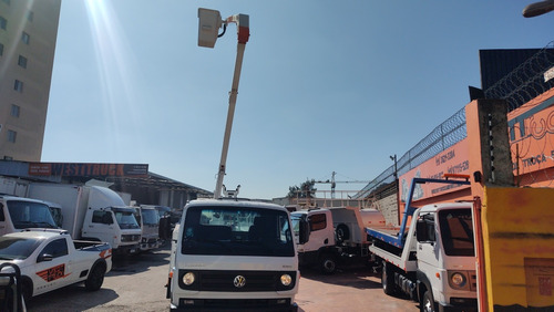 Volkswagen 8-160 Modelo 2013 Com Cesto Aéreo Linha Viva