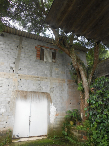 Casa E Salão De Festas