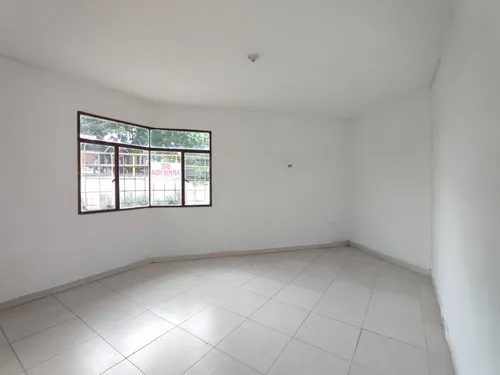 Casa-local En Arriendo En Santa Clara. Cod A26271