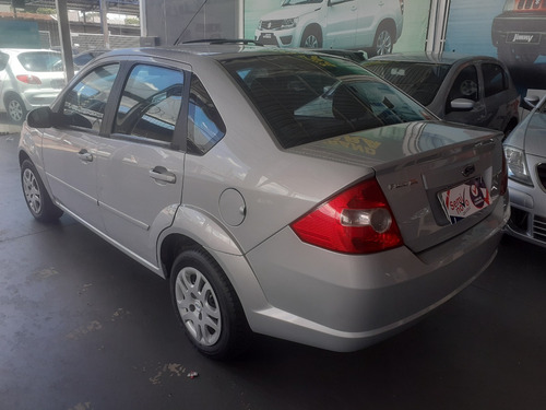 Ford Fiesta Sedan 1.0 4p