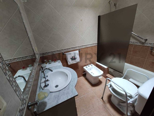 Imagen 25 de 30 de Casa Lote Propio Doble Frente Coch. Jdín Parrilla + Atelier De Trabajo De 143m²