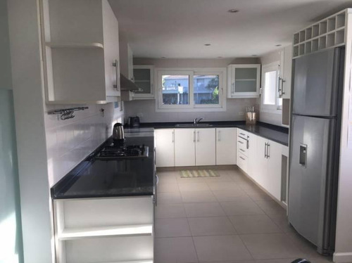 Imagen 11 de 19 de Casa Al Lago En Complejo Nordelta - Los Castores
