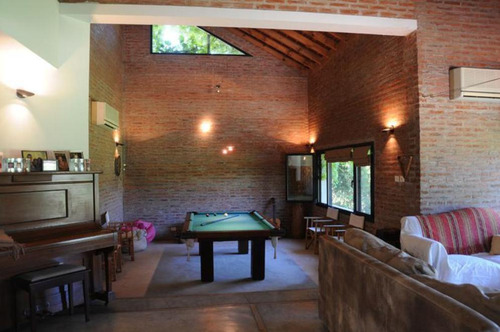 Casa En Alquiler - 4 Dormitorios 4 Baños - 1600mts2 - San Facundo, Manuel B. Gonnet