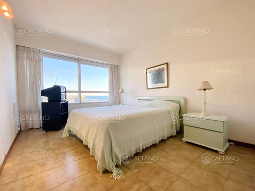 Venta Apartamento 3 Dormitorios, Piso Alto, Torre Tradicional En Punta Del Este