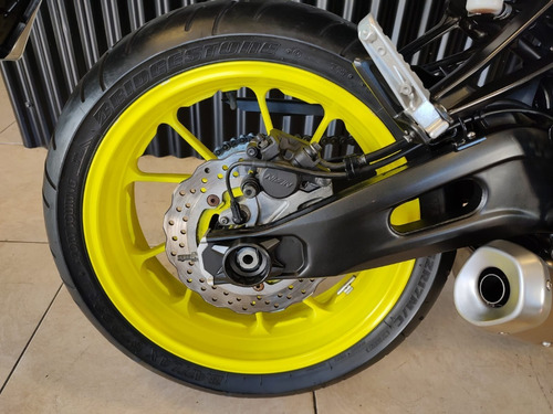 Imagen 2 de 15 de Yamaha Mt 07 Modelo 2017 Con 17.000kms