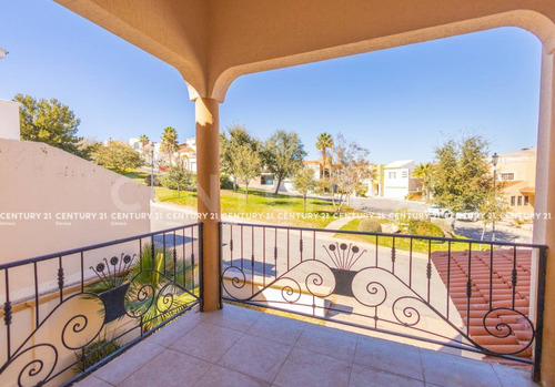 Casa En Venta En Fraccionamiento Rincon De Las Lomas Chihuahua, Chih.