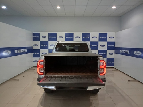 Toyota Hilux 2.8 D-4D TURBO DIESEL CD SRX 4X4 AUTOMÁTICO