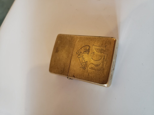 Antigo Isqueiro Zippo R.c.a Victor Em Perfeito Estado S/ Uso (Usado)