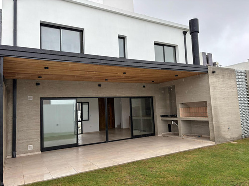 Colinas De Manantiales * Casa 2 Dorm * Terreno 250m2 * A Estrenar