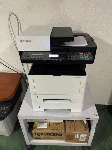 Impresora Multifuncional Kyocera M2040 Casete Adicional Blanco (Usado)