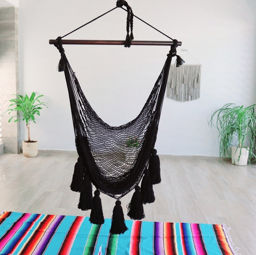 Imagen 2 de 4 de Silla Hamaca Pompones Negra Algodón Con Par Extension Black