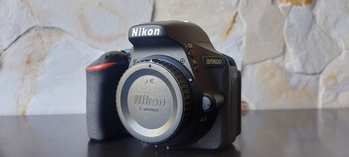 Nikon D5600 Camara