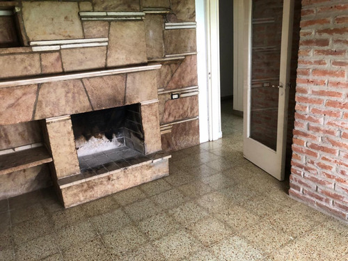 Imagen 1 de 10 de Casa 2 Dormitorios Complejo Lagarez Lomas Sur Villa Allende