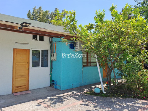 Casa En Venta De 6 Dorm. En La Reina