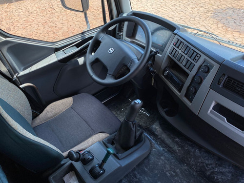 Volvo Vm 270 4x2 Cabine Leito Com Bau