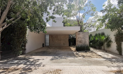 Casa(m) En Venta En San José Tulipanes, Cholul