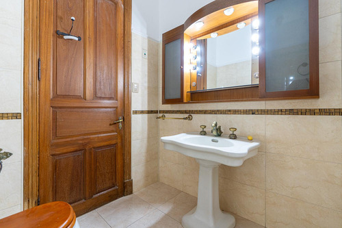 Venta Casa Departamento De Pasillo De Dos Dormitorios Rosario Centro