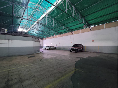 Venta De Amplio Galpón De 3.000 M² En Prado De Maria - Caracas. Fr