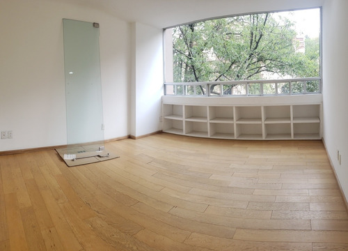 Super Departamento En Calle Cerrada!!
