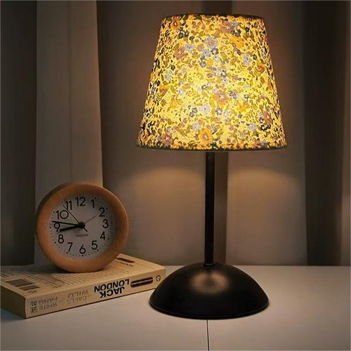 Lámpara De Mesa Pequeña De Tela Con Luz Regulable