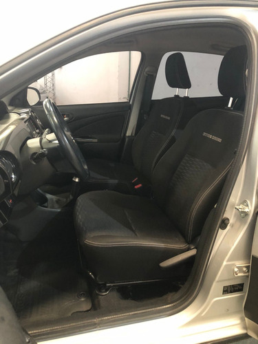 Toyota Etios 1.5 Cross