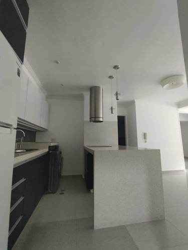 Imagen 3 de 16 de Leal Pérez Vende Apartamento Chimeneas, Vista Al Parque