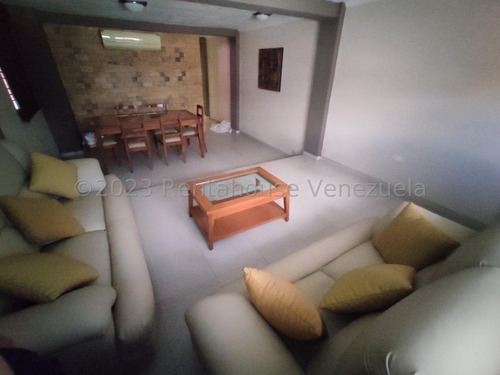 Townhouse En Venta Urb San Pablo Turmer Rah25-15603 Meglisf