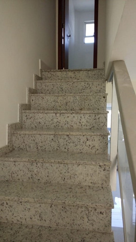 Casa Geminada Com 3 Quartos Para Comprar No Três Barras Em Contagem/mg - 1229