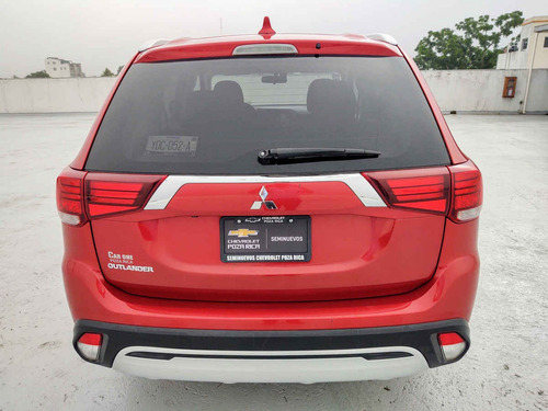 Imagen 6 de 15 de Mitsubishi Outlander 2019 5p Limited L4/2.4 Aut