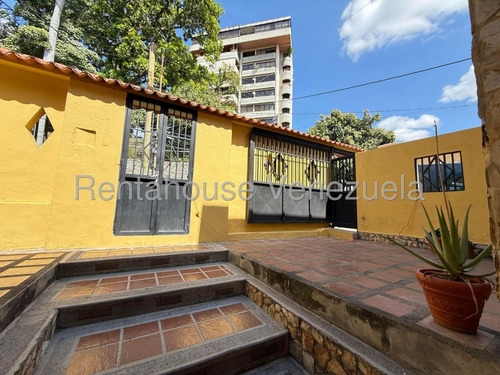 Ft Casa Comercial A Pie De Calle En Alquiler Ubicada En La Avenida Principal De Los Chorros - Mls#25-16414