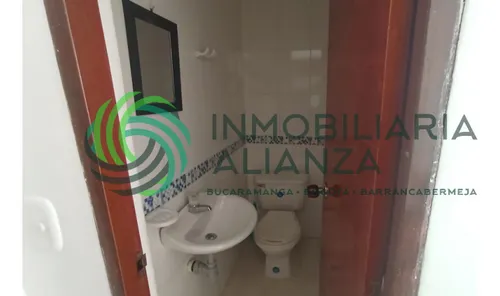 Oficina En Arriendo En Centro. Cod A8173
