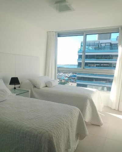 Apartamento En Venta De 2 Dormitorios En Peninsula