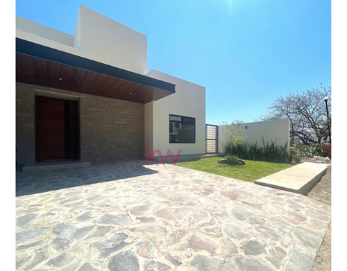 Casa En Venta En Jocotepec, Jalisco