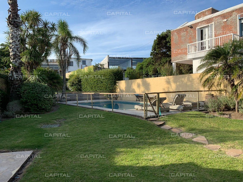 Casa En Venta La Barra Punta Del Este- Ref: 25518