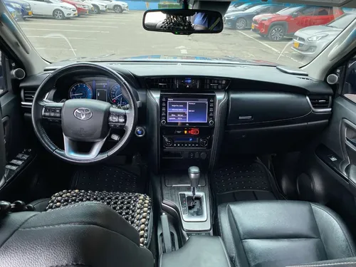 Toyota Fortuner 2.4 SRV AT