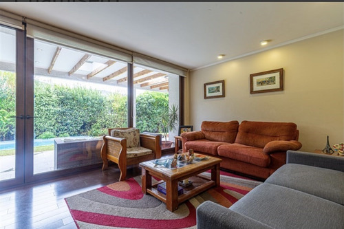 Casa En Venta De 4 Dorm. En Colina