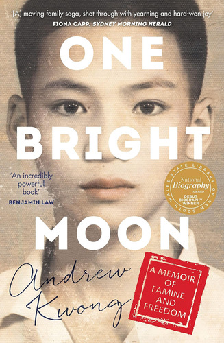 Libro One Bright Moon En Ingles