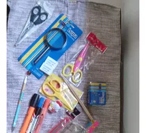 Comprar Combo De 19 Útiles Escolares 6$