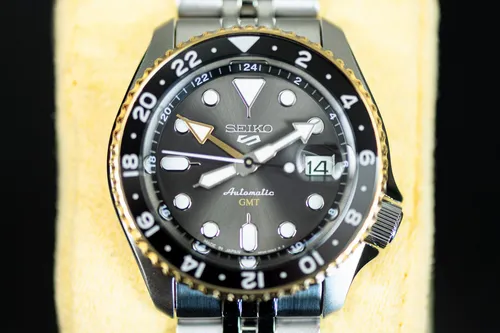 Relógio Seiko 5 Sports Gmt Us Special Automatic Ssk021