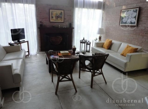 Punta Del Este, Casa En Solanas, 2 Dormitorios Y Piscina*- Ref: 42477