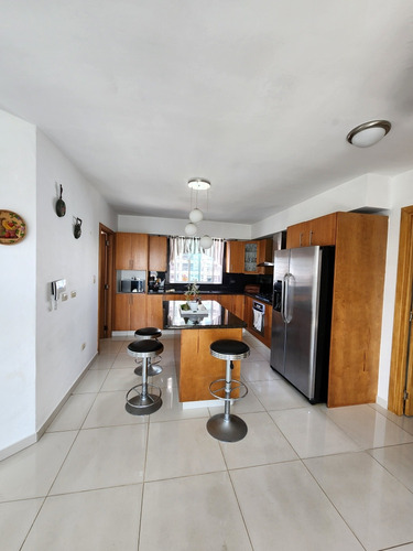 Apartamento Penthouse De 3 Niveles En Naco Cerca De La 27