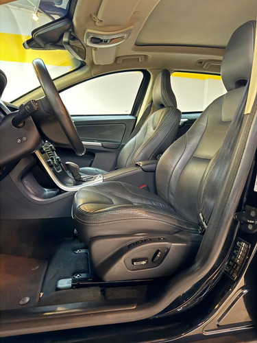 Volvo XC60 2.0 T5 R-DESIGN GASOLINA 4P AUTOMÁTICO
