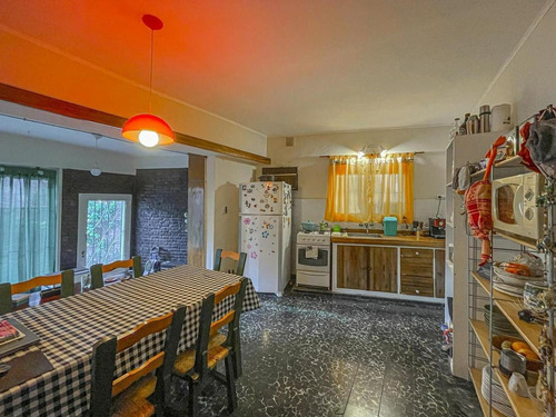 Imagen 8 de 10 de Casa De Pasillo En Planta Alta Parque De Las Colectividades