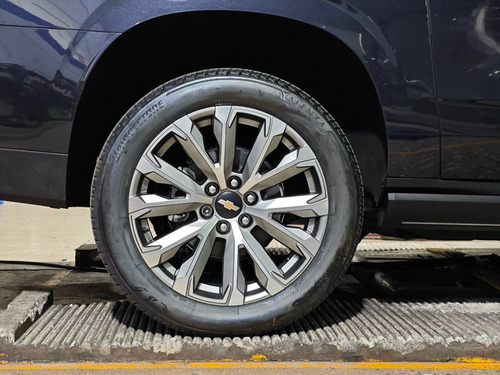 Chevrolet Suburban HIGH COUNTRY