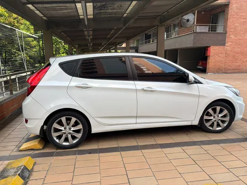 Hyundai Accent 1.6l 5 p