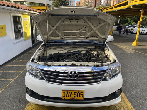 Toyota Fortuner 2.7 Sr5 4X2