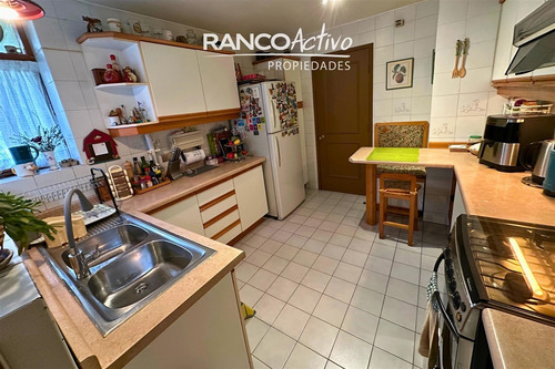Casa En Venta Isla Teja, Ubicación Y Amplitud, Valdivia