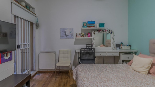 Venta P.h. 4 Ambientes, Con Patio, Quincho Y Terraza Propia. Barrio Flores. A Nuevo !!!