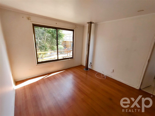Casa En Arriendo De 3d Y 3b En Limache. Metro A 8 Cuadras.