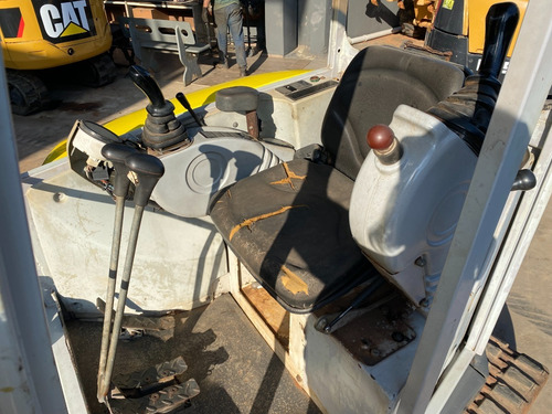 Imagem 4 de 15 de Mini Escavadeira Wacker Neuson 28z3 Ano 2013